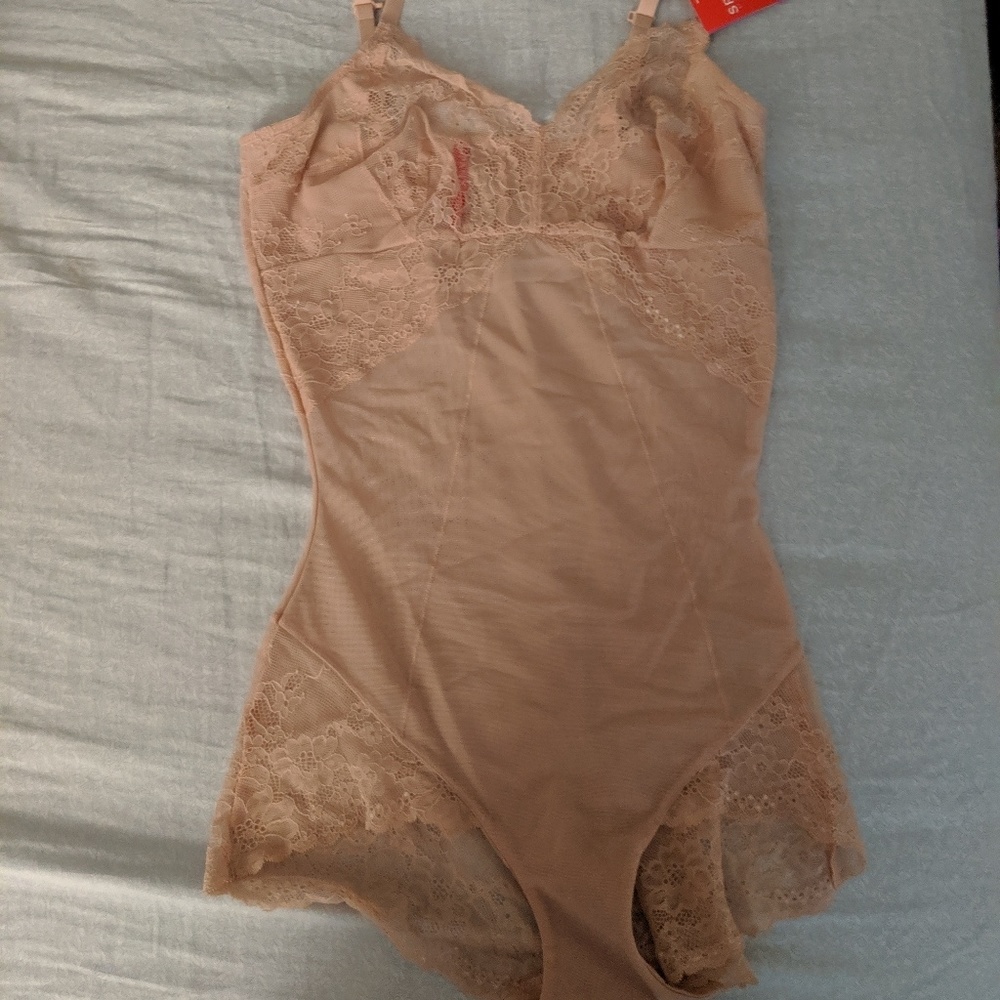 NWT Spanx Shapewear Lace Bodysuit